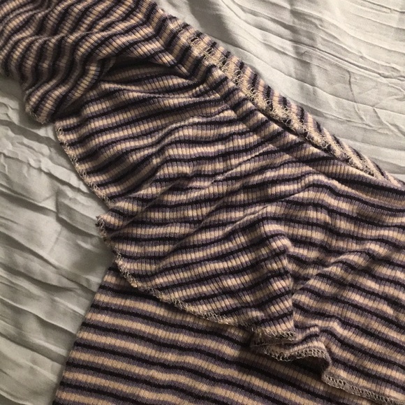 Off-the shoulder Striped tee - Picture 3 of 3